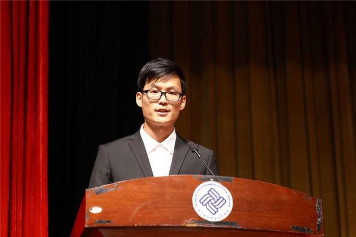 学生工作总结表彰大会学习标兵代表.jpg 学生工作总结表彰大会学习标兵代表.jpg