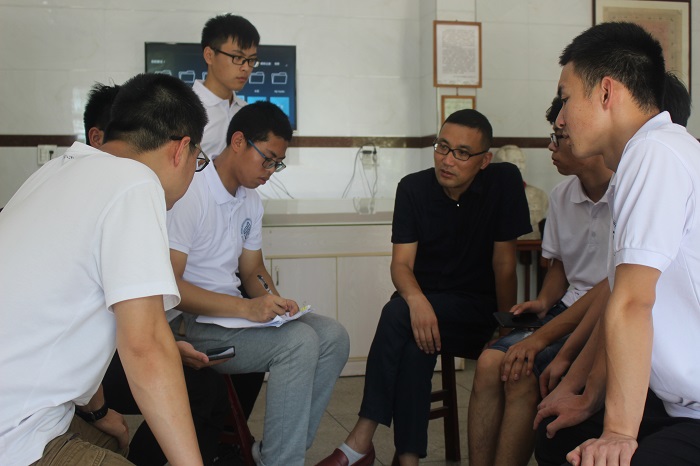 访谈.JPG 访谈.JPG
