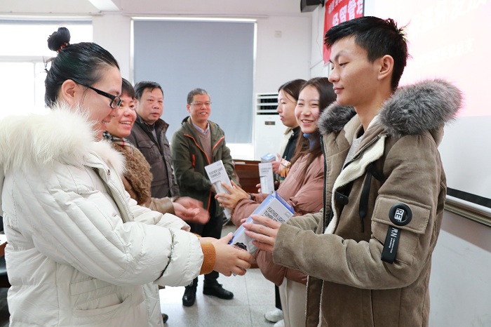 新闻稿1.jpg 新闻稿1.jpg